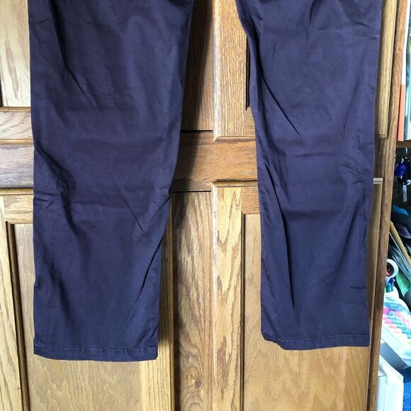 J Brand Mid Rise Straight Jeans Red Wine - 30 - Picture 9 of 11